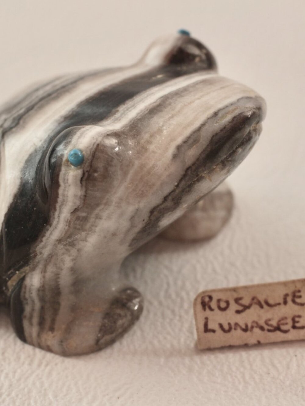 Zuni Artists Rosella Lunasee & Loubert Soseeah: Frog with Turquoise Eyes - Picture 2 of 4
